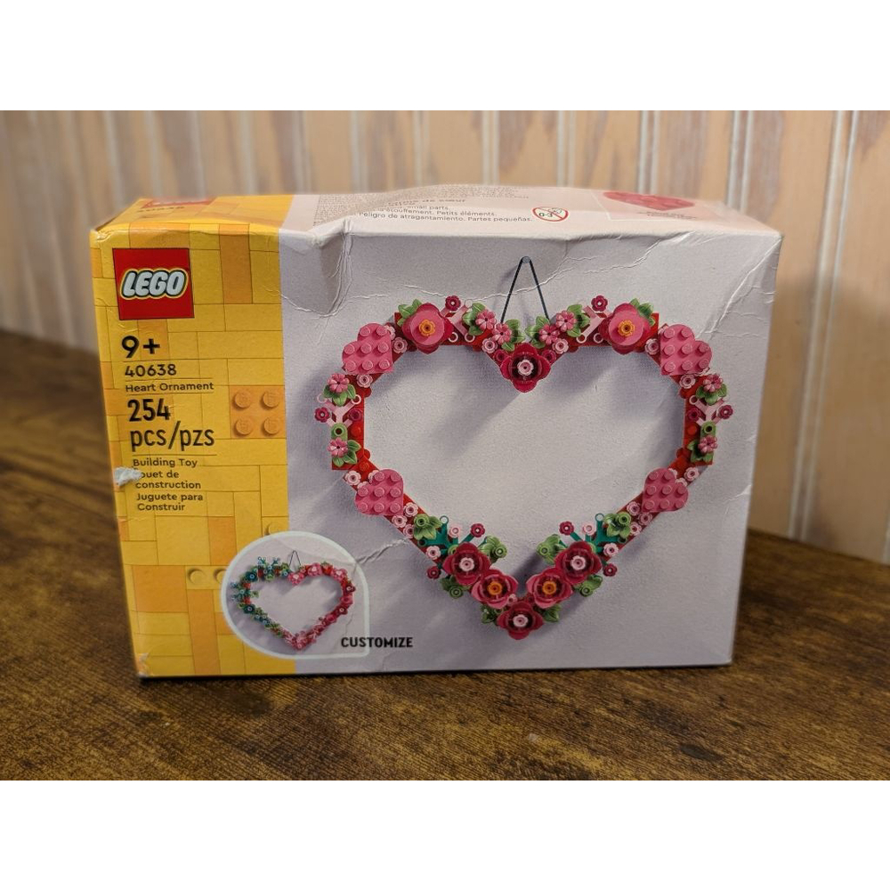 NIB LEGO 7" Heart Wreath Set Sealed - Picture 3 of 9